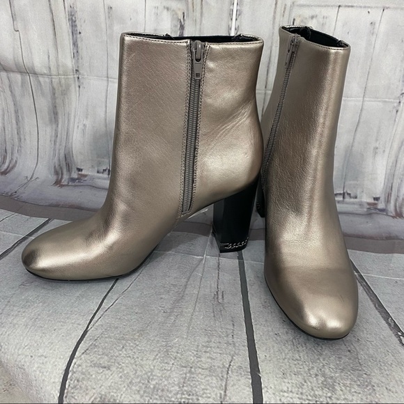 Preston & York Size 7.5M Olina Metallic Leather Chain Heel Chelsea Booties Zip - Picture 6 of 12